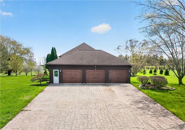 4th image of 5 Poinciana Dr, Pittsford, NY 14534 | MLS# S1672694