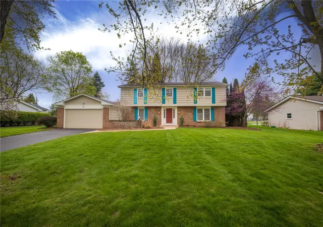 1st image of 74 Harper Dr, Pittsford, NY 14534 | MLS# R1676260