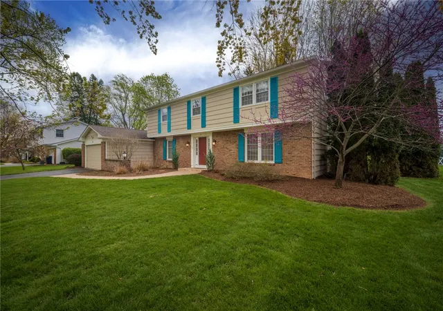 3rd image of 74 Harper Dr, Pittsford, NY 14534 | MLS# R1676260