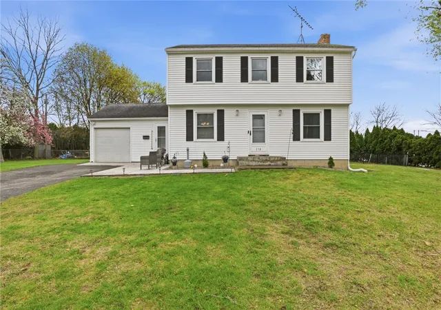 1st image of 278 Whipple Ln, Irondequoit, NY 14622 | MLS# R1677748