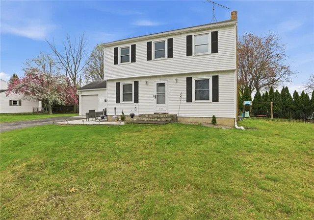 2nd image of 278 Whipple Ln, Irondequoit, NY 14622 | MLS# R1677748
