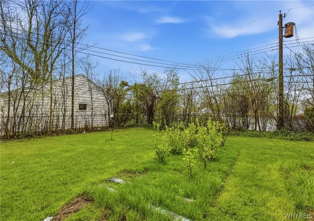 Homes for sale in Amherst, NY | 332 Springville Ave, Amherst, NY 14226 | MLS# B1676399