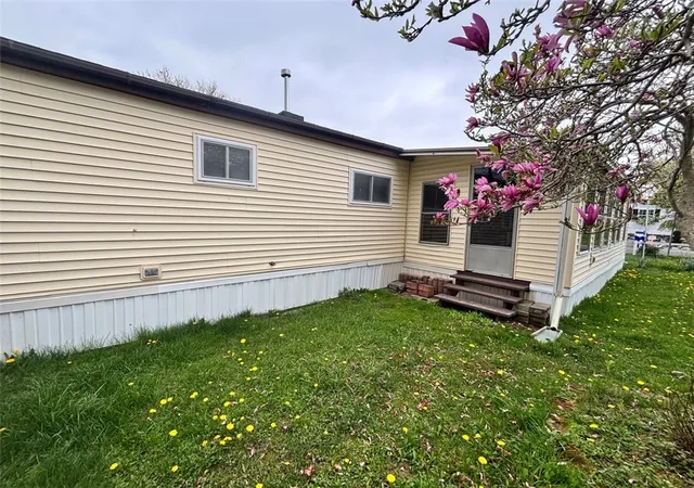 Homes for sale in Hopewell, NY | 213 Crabapple Dr, Hopewell, NY 14424 | MLS# R1677720