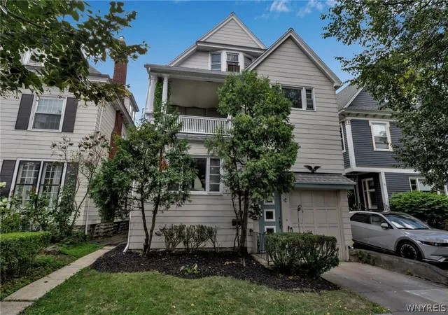 1st image of 34 Saint James Pl, Buffalo, NY 14222 | MLS# B1676810