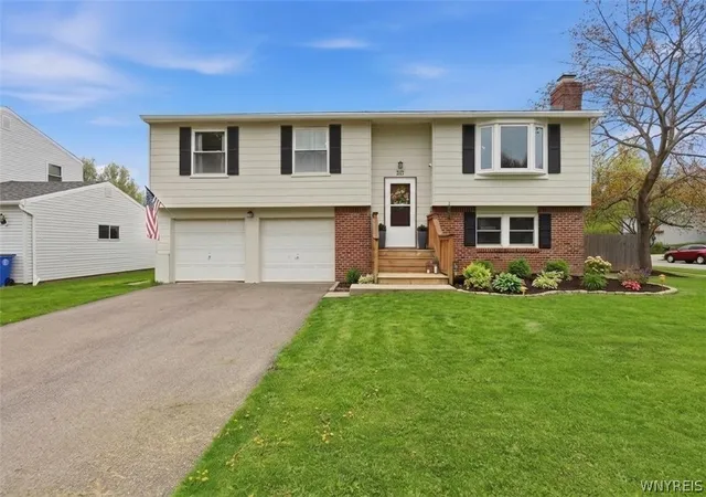 1st image of 341 Fawn Trl, West Seneca, NY 14224 | MLS# B1677886