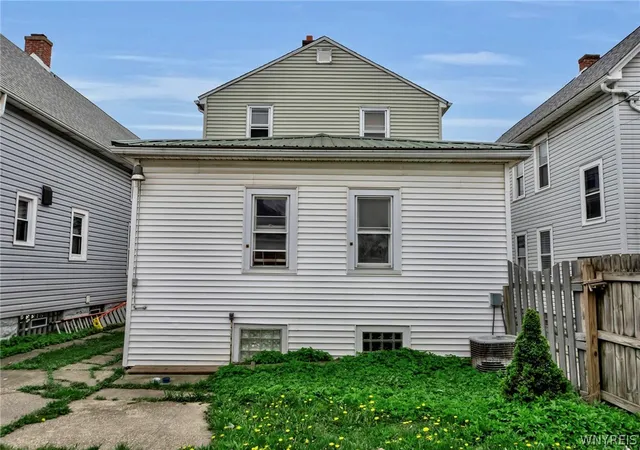 Listing Photo 4 - Condo for sale in building located at 2140 Clinton St, Buffalo, NY 14206