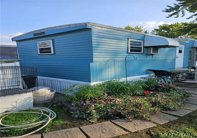 2nd image of 2080 River Rd #15, Niagara Falls, NY 14304 | MLS# B1677680