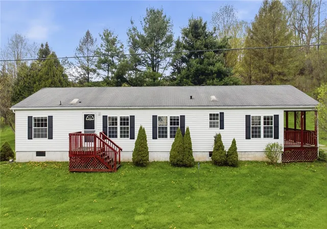 Homes for sale in Galen, NY | 823 Glover Rd, Galen, NY 14433 | MLS# R1677944
