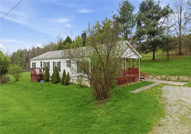 Homes for sale in Galen, NY | 823 Glover Rd, Galen, NY 14433 | MLS# R1677944
