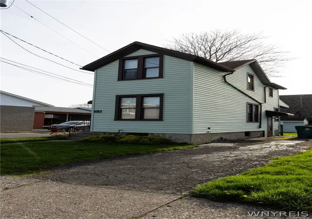 2nd image of 630 6th St, Niagara Falls, NY 14301 | MLS# B1677975