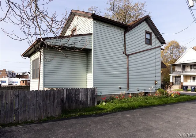 5th image of 630 6Th St, Niagara Falls, NY 14301 | MLS# B1677975
