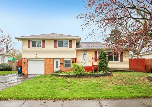 1st image of 8 Caren Dr, Irondequoit, NY 14622 | MLS# R1677358