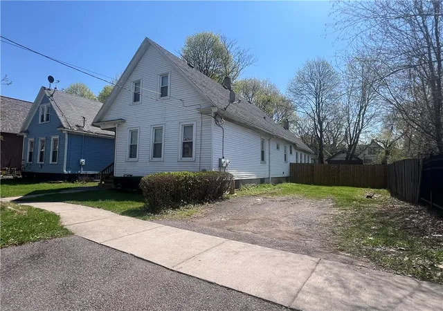 Homes for sale in Rochester, NY | 5 Saint Jacob St, Rochester, NY 14621 | MLS# R1676541
