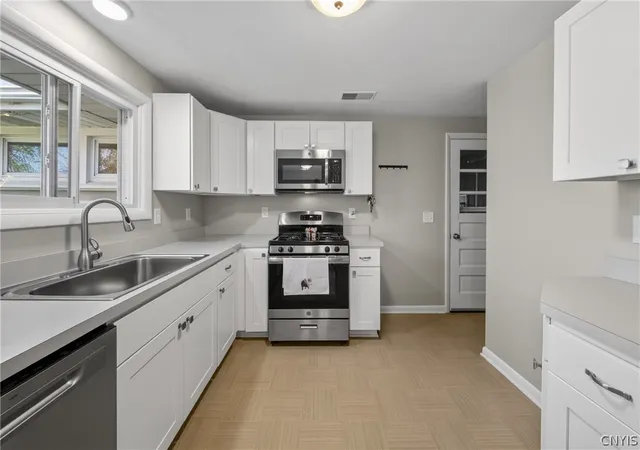 5th image of 300 Saltmakers Rd, Salina, NY 13088 | MLS# S1674660