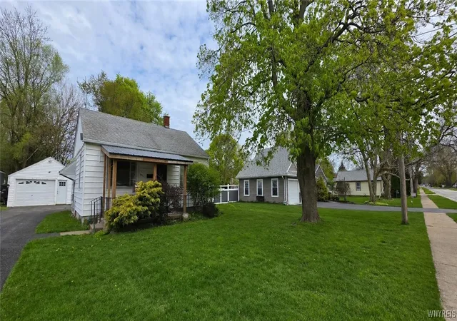 Homes for sale in Newfane, NY | 6071 Ketchum Ave, Newfane, NY 14108 | MLS# B1675447