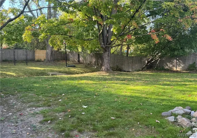 45th image of 45 Thomas Jefferson Ln, Buffalo, NY 14226 | MLS# B1677998