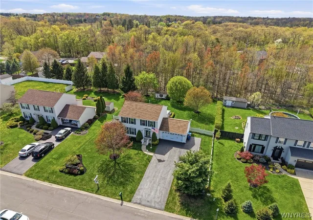 Homes for sale in Evans, NY | 6896 Kimberly Ln, Evans, NY 14047 | MLS# B1676400
