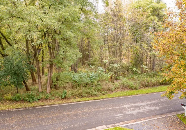 1st image of 3 Surrey Hill Ln, Pittsford, NY 14534 | MLS# R1678200