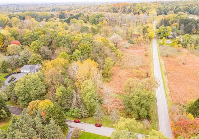 9th image of 3 Surrey Hill Ln, Pittsford, NY 14534 | MLS# R1678200