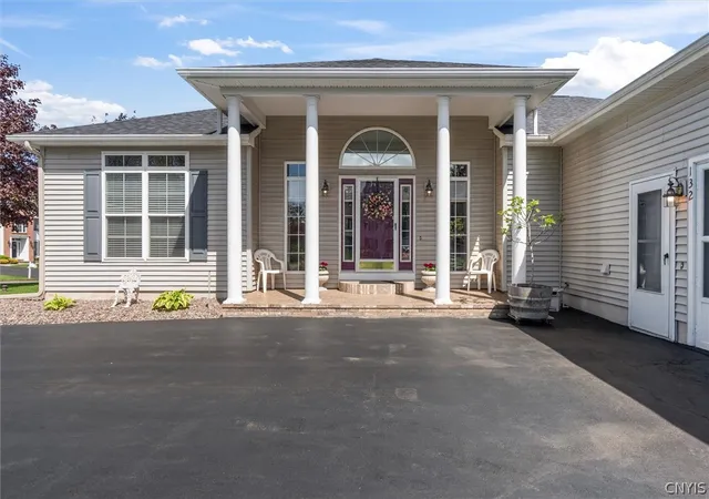 5th image of 132 Lorian Dr, Salina, NY 13212 | MLS# S1677957