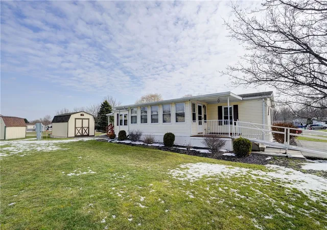 Homes for sale in Clarendon, NY | 534 Rockview Dr, Clarendon, NY 14470 | MLS# R1677663