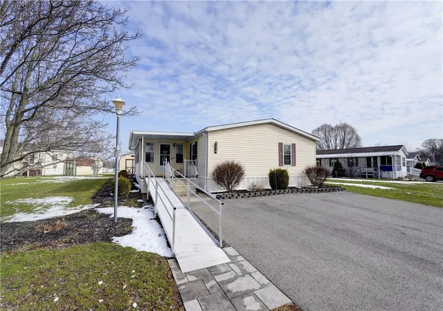 Homes for sale in Clarendon, NY | 534 Rockview Dr, Clarendon, NY 14470 | MLS# R1677663