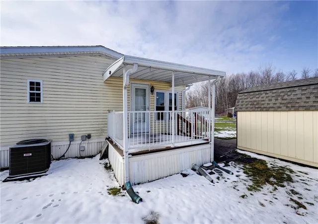 Homes for sale in Clarendon, NY | 534 Rockview Dr, Clarendon, NY 14470 | MLS# R1677663