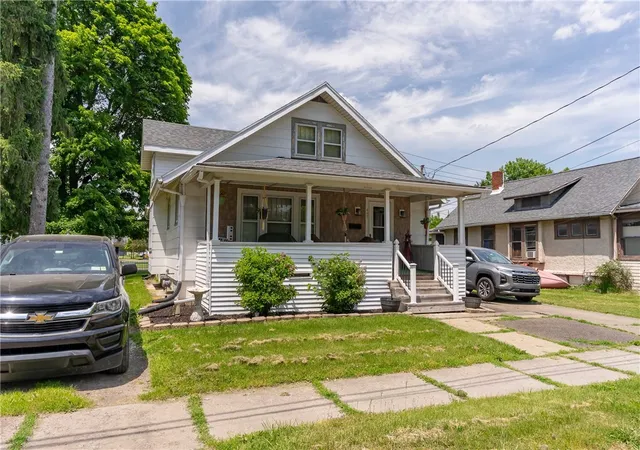 Photo 3 of Sale Pending at 407 Gaines St, Elmira, NY 14904 | MLS# R1677397 | Listing updated on 2026-07-22