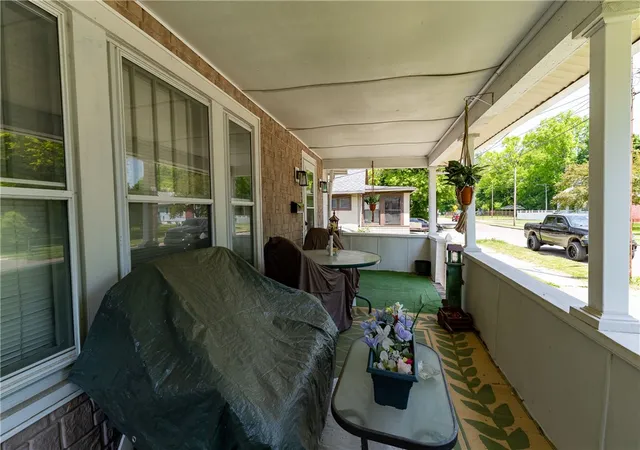 Photo 5 of Sale Pending at 407 Gaines St, Elmira, NY 14904 | MLS# R1677397 | Listing updated on 2026-07-22