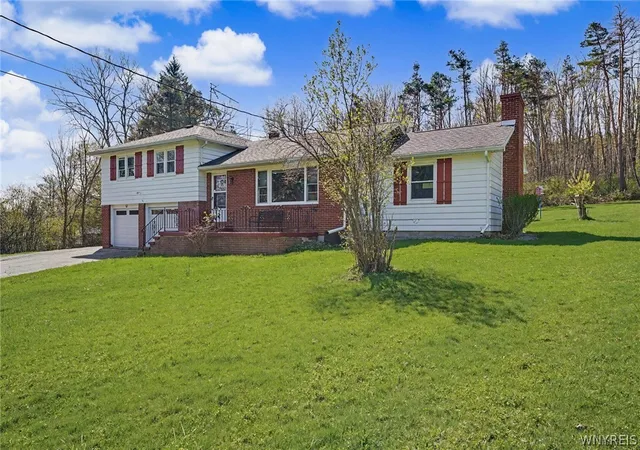 2nd image of 1599 Hubbard Rd, East Aurora, NY 14052 | MLS# B1673897