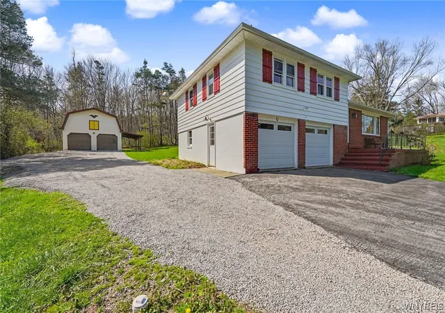 4th image of 1599 Hubbard Rd, East Aurora, NY 14052 | MLS# B1673897