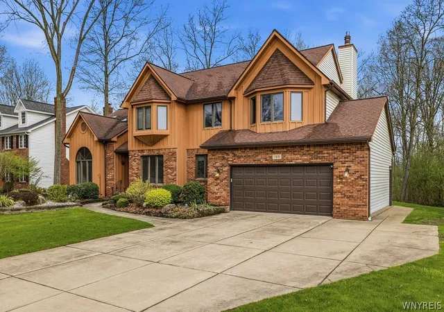 Homes for sale in Grand Island, NY | 165 Spicer Creek Run, Grand Island, NY 14072 | MLS# B1677769