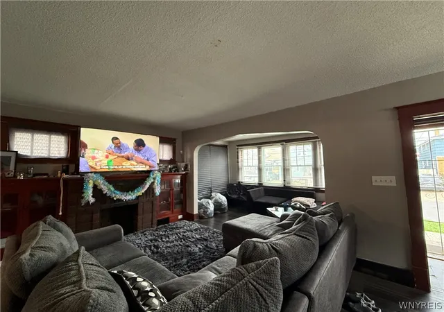 Homes for sale in Buffalo, NY | 18 Wilkes Ave, Buffalo, NY 14215 | MLS# B1676385