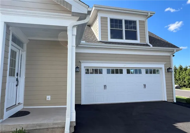 Homes for sale in Brighton, NY | 241 Bretlyn Cir, Brighton, NY 14618 | MLS# R1678121