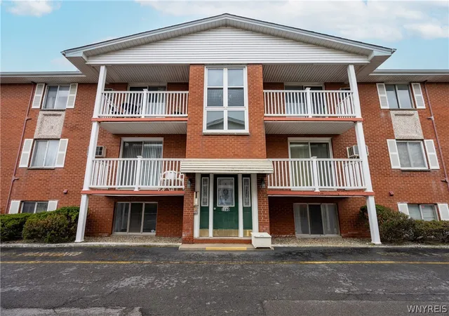 Homes for sale in West Seneca, NY | 1160 Indian Church Rd #10, West Seneca, NY 14224 | MLS# B1678278