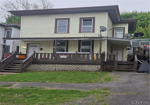 1st image of 204 Beecher St, Syracuse, NY 13203 | MLS# S1678095