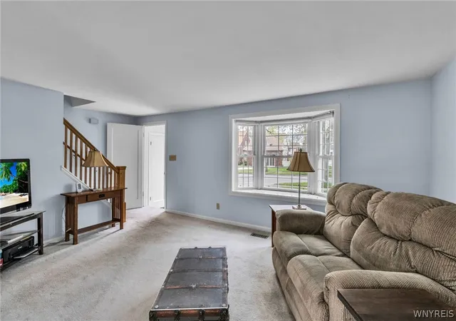 Homes for sale in Amherst, NY | 62 Endicott Dr, Amherst, NY 14226 | MLS# B1678264