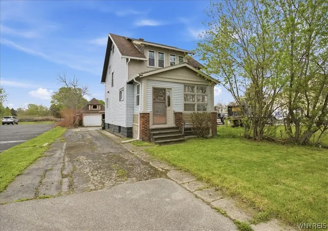 Homes for sale in Lancaster, NY | 5041 Broadway, Lancaster, NY 14043 | MLS# B1678189