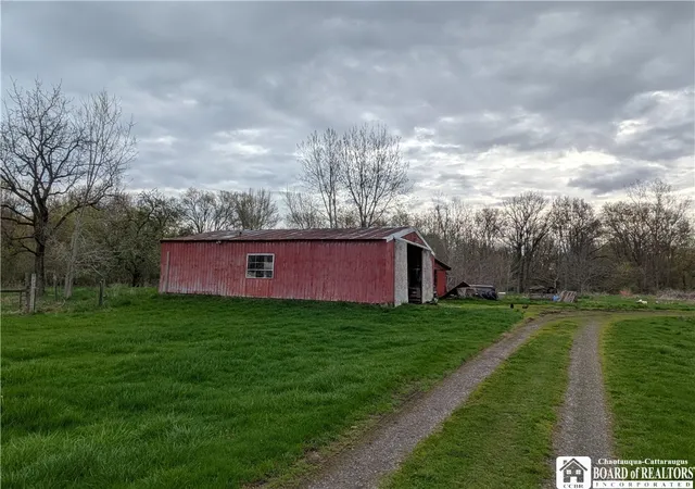 3rd image of 2247 Hess Rd, Newfane, NY 14008 | MLS# R1678351