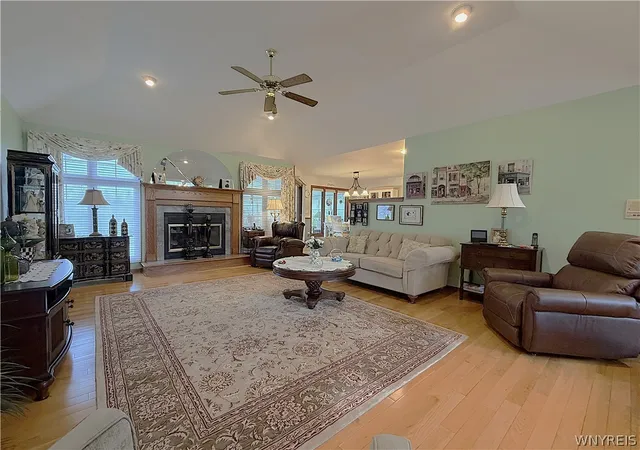 4th image of 27 Button Bush Ct, Buffalo, NY 14228 | MLS# B1678365