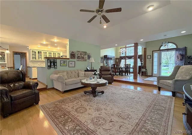 5th image of 27 Button Bush Ct, Buffalo, NY 14228 | MLS# B1678365