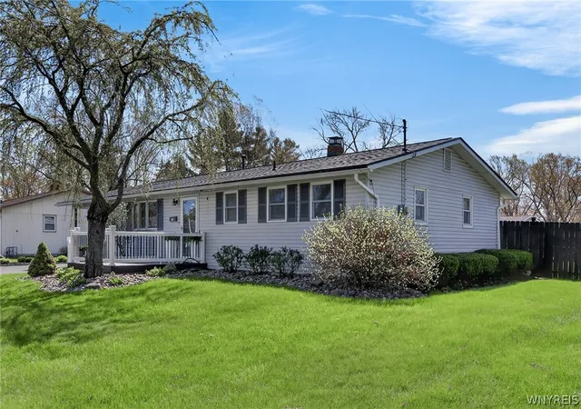 Homes for sale in Porter, NY | 545 Northfield, Porter, NY 14174 | MLS# B1678397