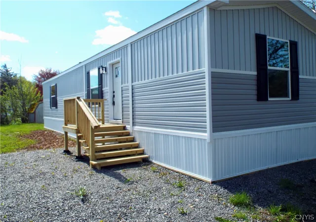 2nd image of 4294 Caledonia Avon Rd, Caledonia, NY 14423 | MLS# S1678420