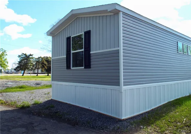 3rd image of 4294 Caledonia Avon Rd, Caledonia, NY 14423 | MLS# S1678420