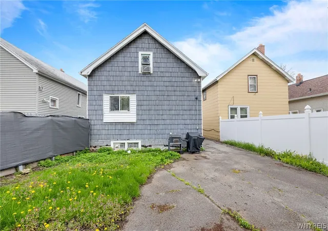 21st image of 160 Davidson Ave, Buffalo, NY 14215 | MLS# B1678496