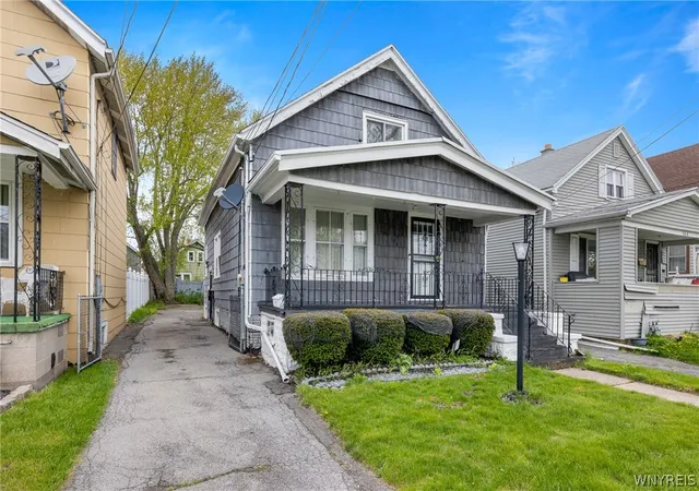 2nd image of 160 Davidson Ave, Buffalo, NY 14215 | MLS# B1678496