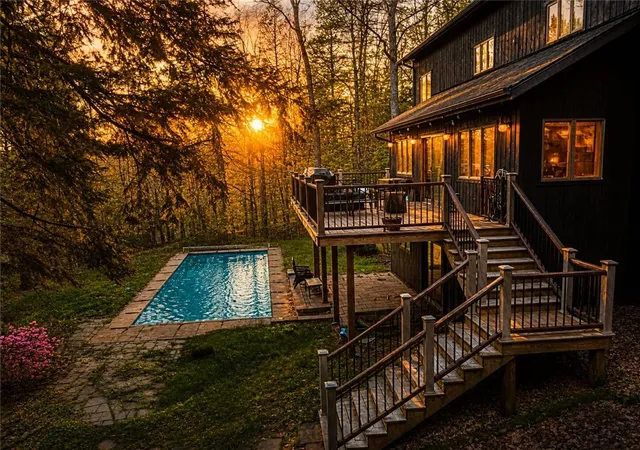 3rd image of 212 Meeker Rd, Vestal, NY 13850 | MLS# R1678577
