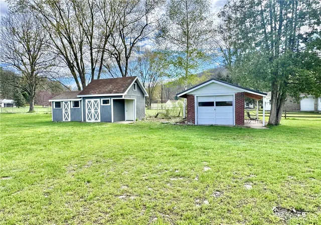 3rd image of 5275 Wolf Run Rd, Campbell, NY 14821 | MLS# R1675098