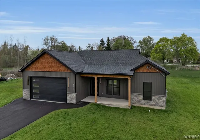 1st image of 5597 Stone Rd, Lockport Town, NY 14094 | MLS# B1677415