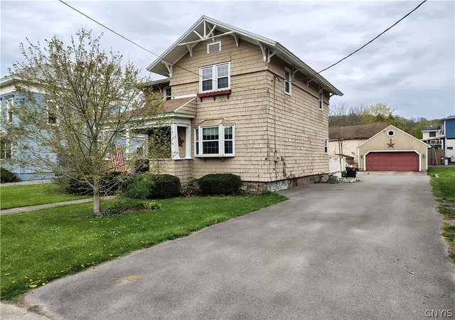 Homes for sale in German Flatts, NY | 283 Otsego St, German Flatts, NY 13357 | MLS# S1678097